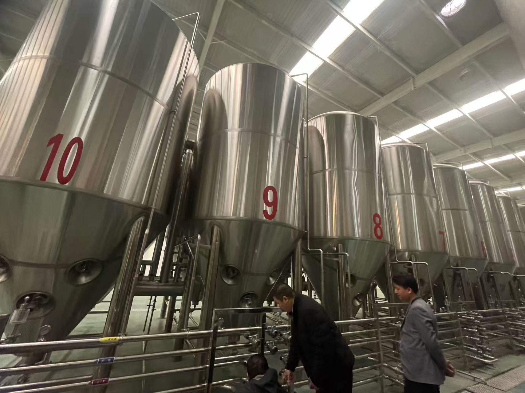 安图精酿啤酒设备厂—平面布置、设备设计、制造、调试、培训等一条龙服务